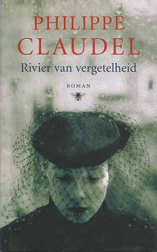 “In die tijd dronk ik vaak van die glaasjes onbeduidende witte rijnwijn, terwijl ik sterk aan Paules lichaam dacht”